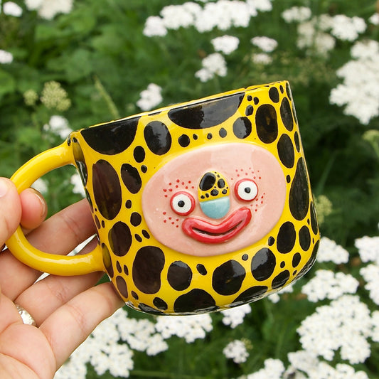 Spotted mug, 320ml